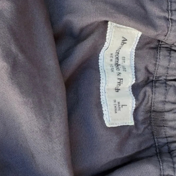 Abercrombie Gray Lace mini L - Picture 4 of 10